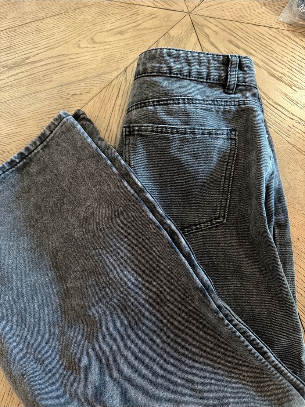 Edikted Petite Raelynn Washed Low Rise Jeans - Picture 4 of 4